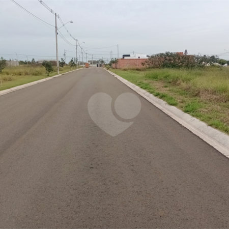 Terreno à venda com 2 quartos em Parque Itapê, Itapetininga, SP