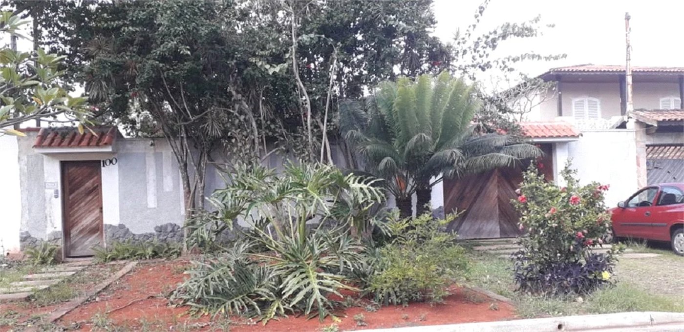 Casa à venda com 4 quartos, sendo 2 suítes, em Jardim Santa Helena, São Paulo, SP