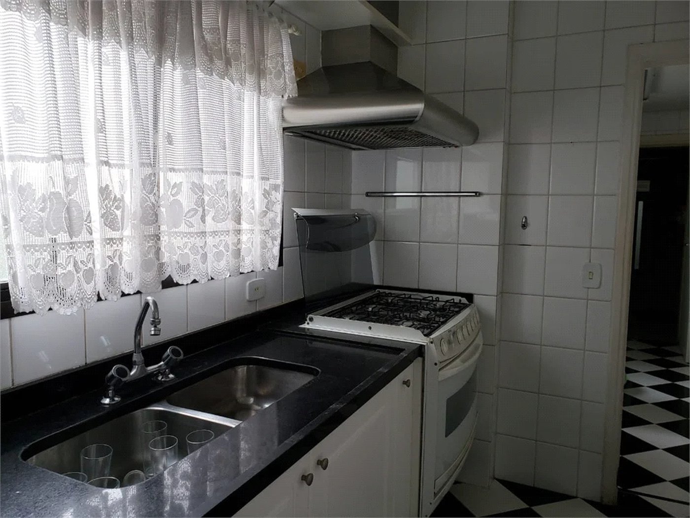 Apartamento à venda com 4 quartos, sendo 2 suítes,  em Vila Andrade, São Paulo, SP