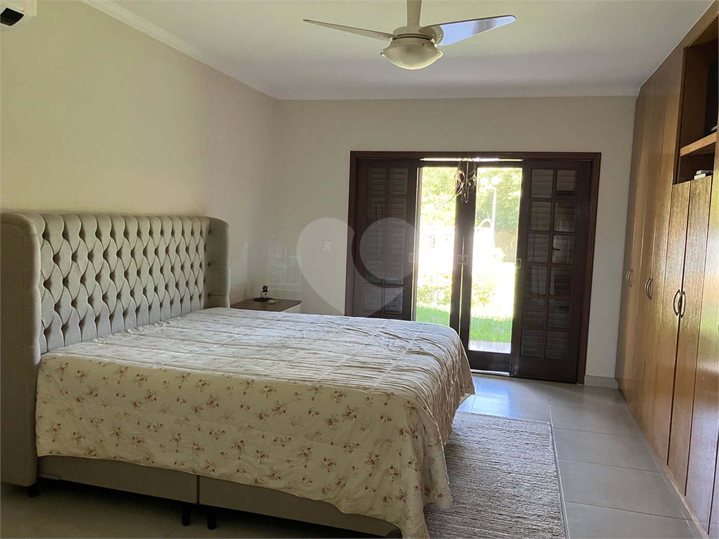 Casa à venda com 4 quartos, sendo 2 suítes, no condomínio Vivendas do Lago, Sorocaba - SP