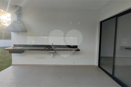 Casa à venda com 3 suítes no condomínio Reserva Ybyra, Atibaia - SP