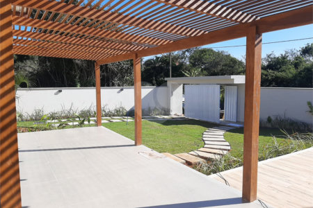 Terreno em condomínio à venda com 4 quartos, sendo 2 suítes,  em Caravelas, Armação dos Búzios, RJ
