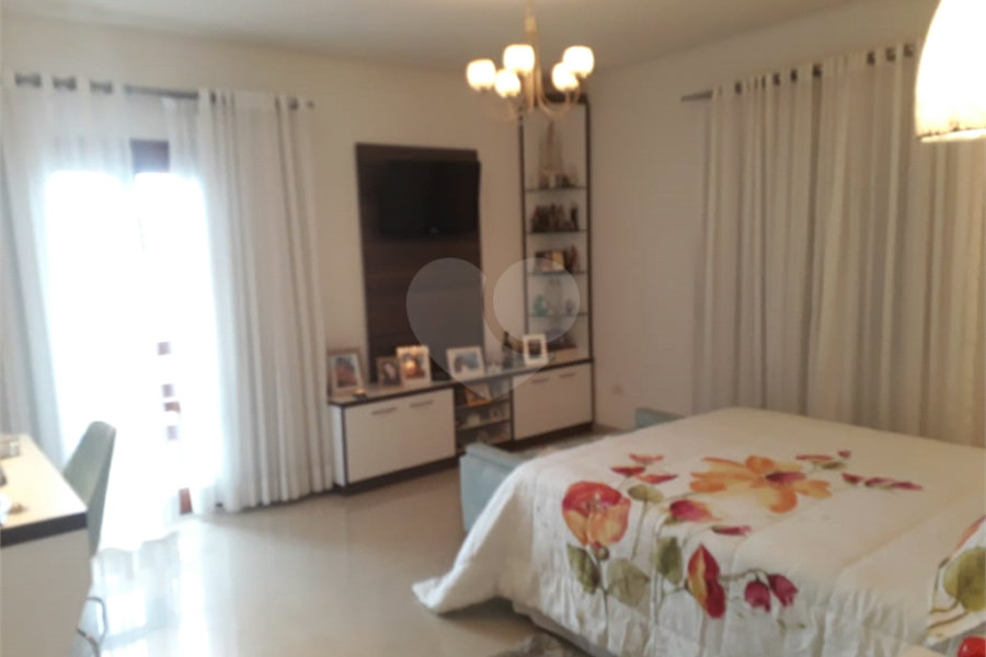 Sobrado à venda com 6 quartos, sendo 5 suítes, em Tremembé, São Paulo, SP