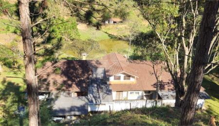 Sítio à venda com 8 quartos, sendo 2 suítes, no Centro, Natividade da Serra, SP