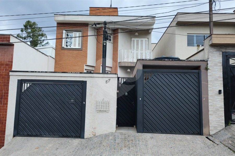 Sobrado à venda com 3 quartos, sendo 1 suíte, em Parque São Domingos, São Paulo, SP
