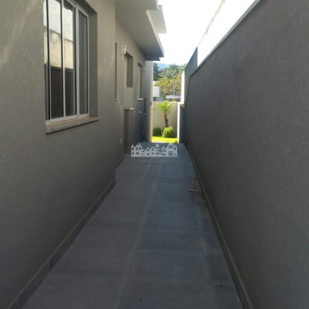 Casa à venda com 3 quartos, sendo 2 suítes, em Jardim do Lago, Atibaia, SP