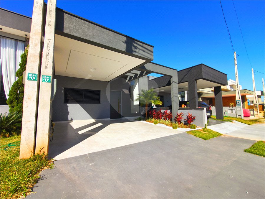 Casa à venda com 3 quartos, sendo 1 suíte, no condomínio Horto Florestal Villagio, Sorocaba - SP
