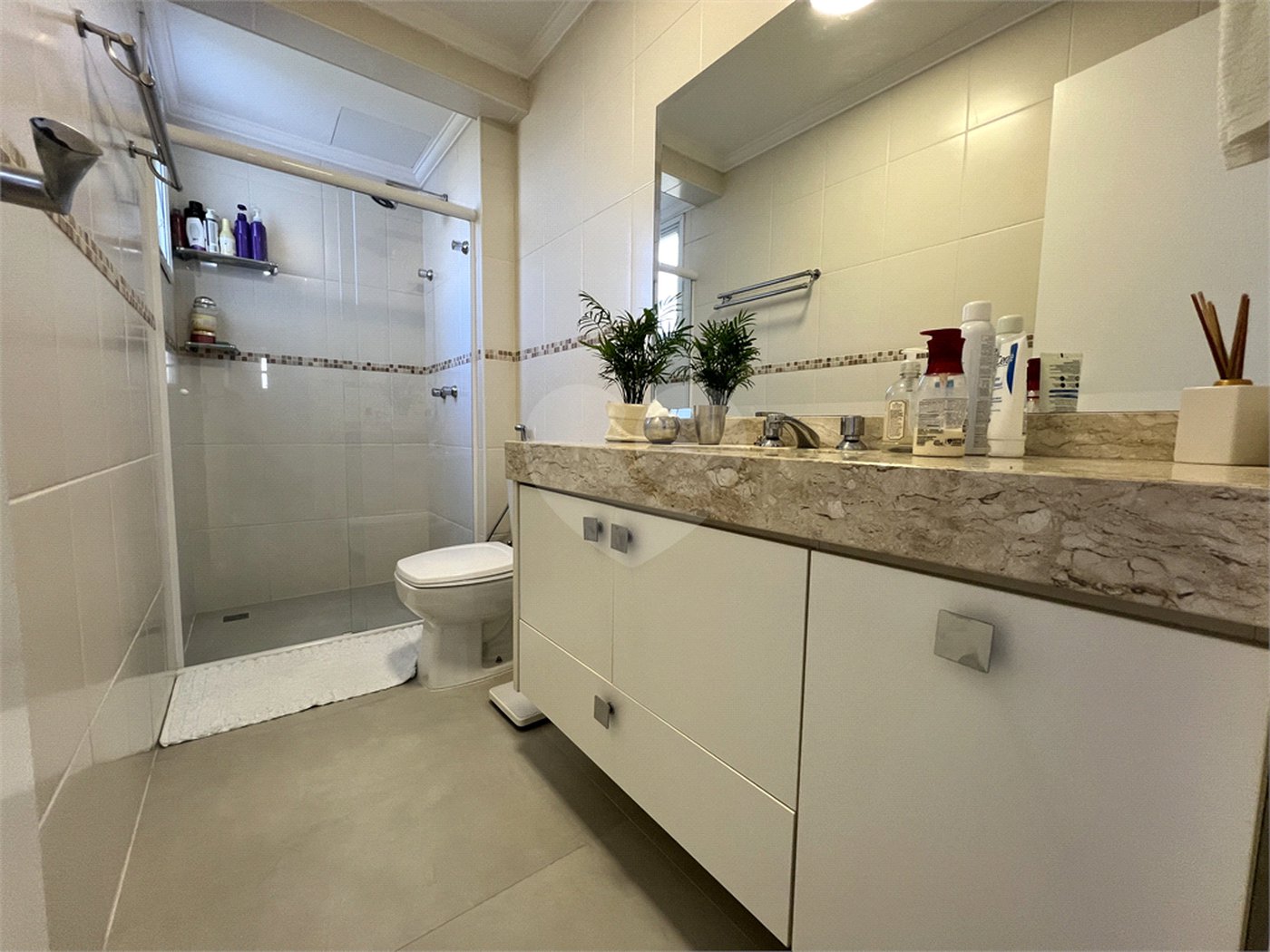 Apartamento à venda com 4 quartos, sendo 2 suítes, em Vila Sfeir, Indaiatuba, SP