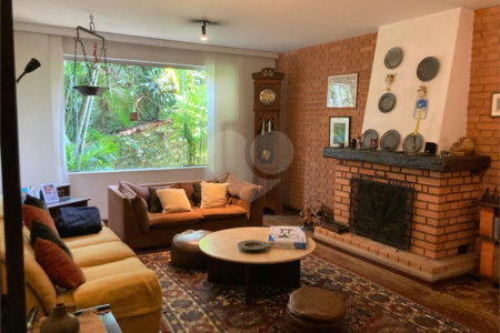 Casa à venda com 5 quartos, sendo 2 suítes, em Jardim Marajoara, São Paulo, SP