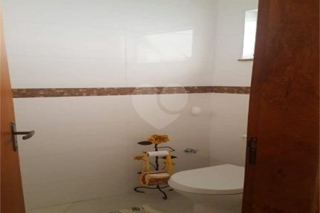 Casa à venda com 3 quartos, sendo 1 suíte, no condomínio Village Ipanema 1, Araçoiaba da Serra - SP