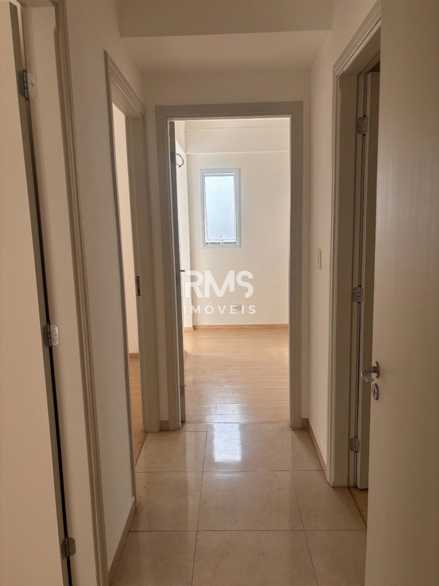 Apartamento à venda ou para alugar com 3 quartos, sendo 1 suíte,  em Vila São José, Itu, SP
