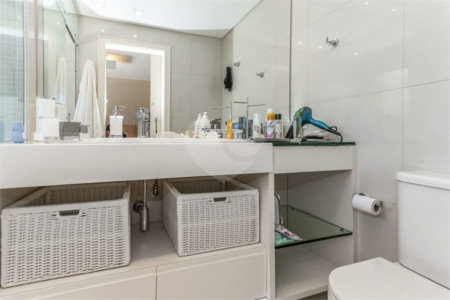 Casa à venda com 5 quartos, sendo 3 suítes, em Jardim Leonor, São Paulo, SP