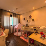 Casa à venda com 4 quartos, sendo 3 suítes,  no condomínio Vintage, Cotia - SP