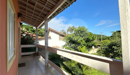 Casa em condomínio à venda com 3 quartos, sendo 2 suítes,  em Peró, Cabo Frio, RJ