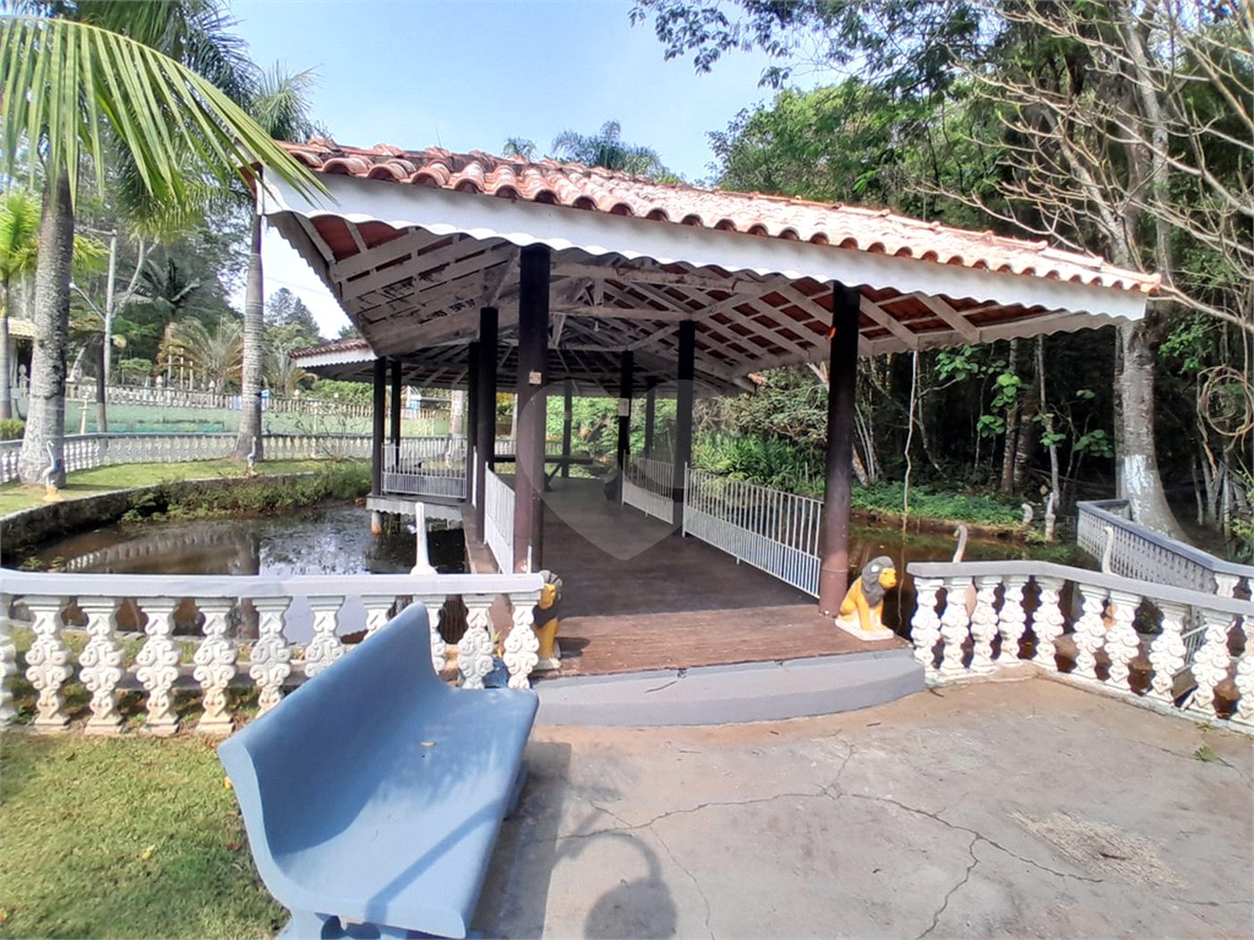 Chácara à venda ou para alugar com 20 quartos, sendo 10 suítes,  em Serra da Cantareira, Mairiporã, SP