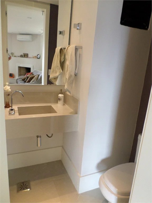 Apartamento à venda com 4 quartos, sendo 2 suítes, em Jardim Londrina, São Paulo, SP