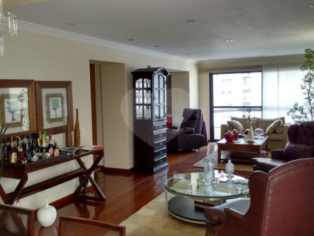 Apartamento à venda com 4 quartos, sendo 3 suítes,  em Vila Andrade, São Paulo, SP