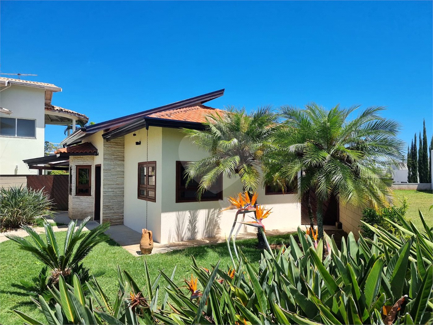 Casa à venda ou para alugar com 3 quartos, sendo 1 suíte, no condomínio Terras de Vinhedo, Vinhedo - SP