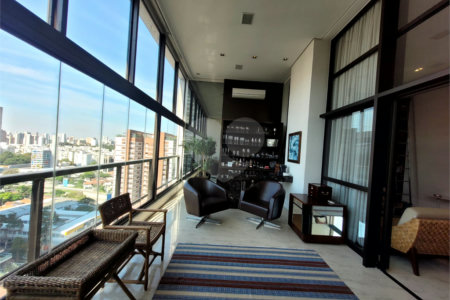 Cobertura à venda com 3 suítes em Granja Julieta, São Paulo, SP
