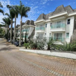 Casa à venda com 4 suítes no condomínio Maison Montparnasse, São Paulo - SP