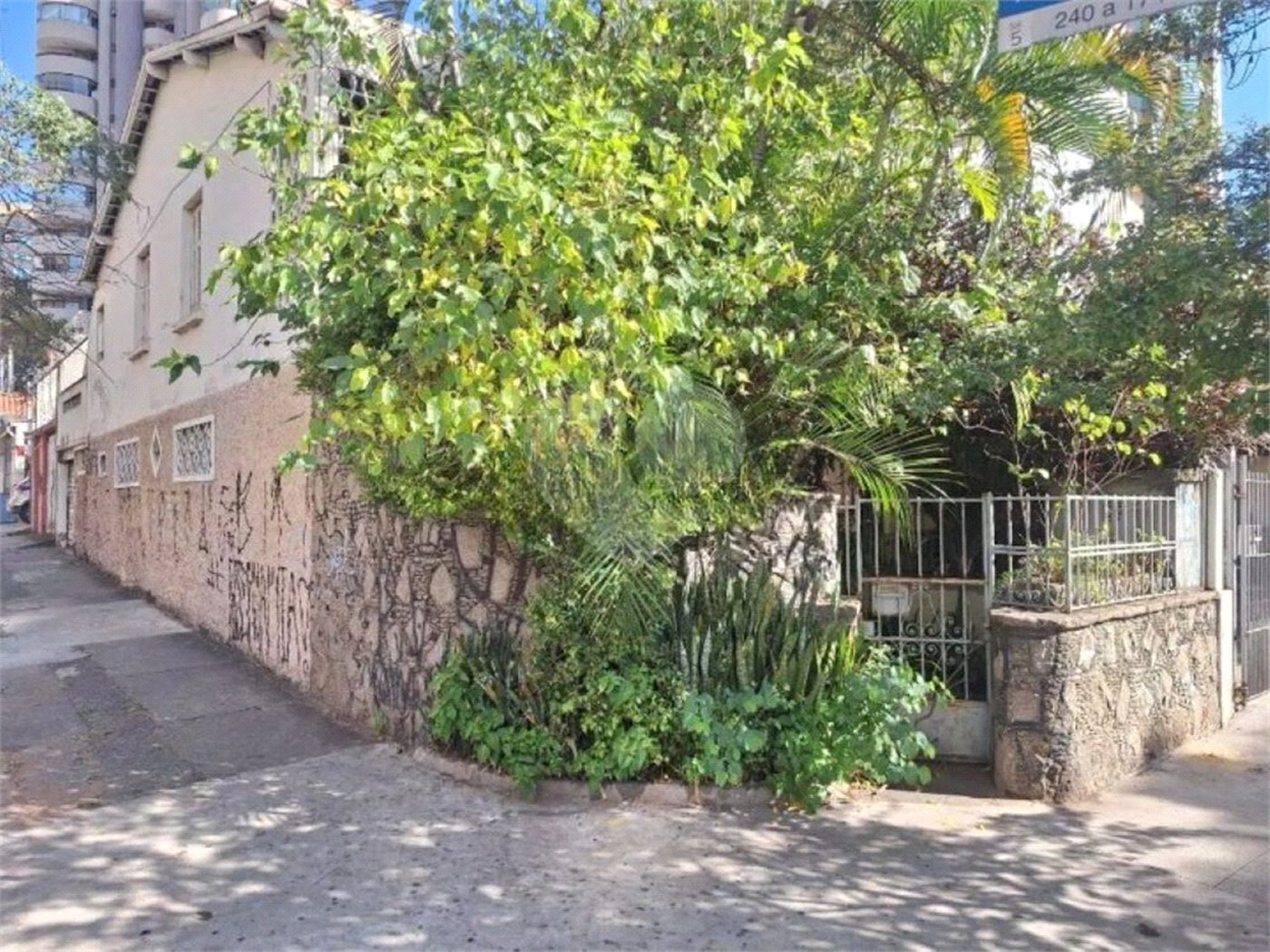 Sobrado à venda com 3 quartos, sendo 1 suíte, em Vila Clementino, São Paulo, SP