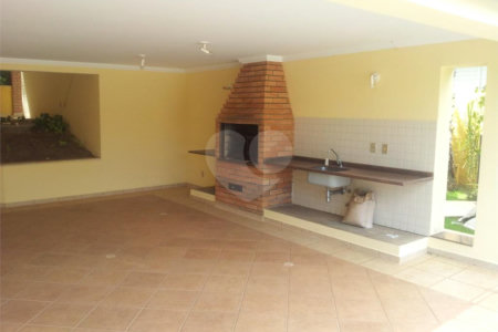 Casa à venda com 3 quartos, sendo 1 suíte, no condomínio Vinhas da Vista Alegre - Lado Café, Vinhedo - SP