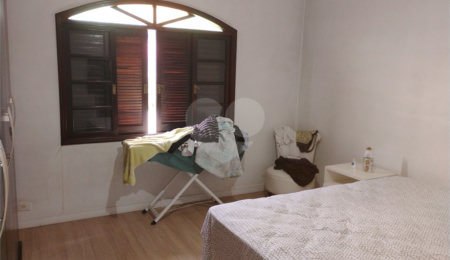 Sobrado à venda com 3 quartos, sendo 1 suíte,  em Vila Nivi, São Paulo, SP
