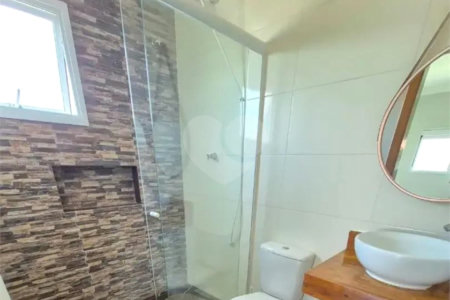 Casa à venda com 3 suítes no condomínio Chácaras Arumã, Sarapuí - SP