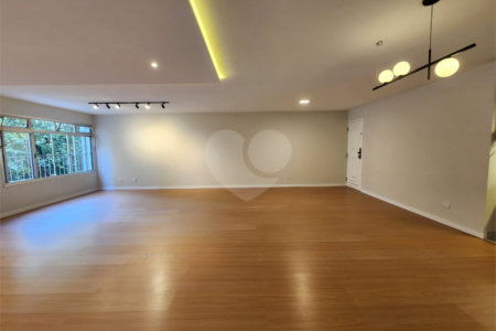 Apartamento à venda com 4 quartos, sendo 1 suíte,  em Pinheiros, São Paulo, SP