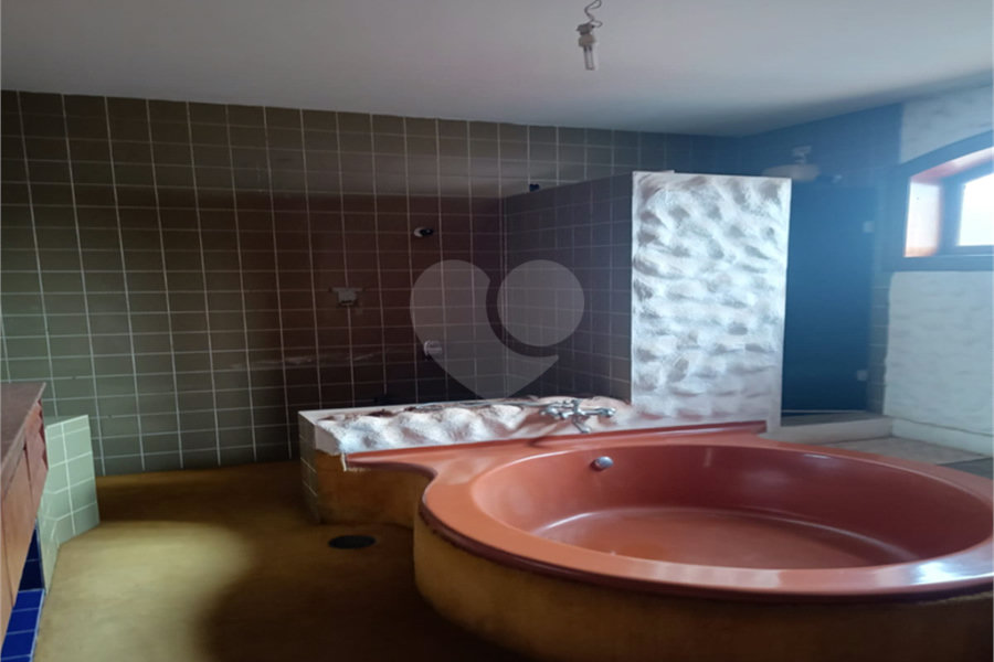 Casa à venda com 4 quartos, sendo 2 suítes, no condomínio Associação Reserva das Hortênsias, Mairiporã - SP
