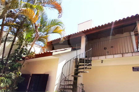 Casa à venda com 4 quartos, sendo 2 suítes, em Planalto Paulista, São Paulo, SP