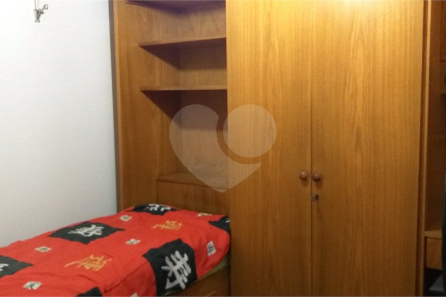 Sobrado à venda com 3 quartos em Vila Irmãos Arnoni, São Paulo, SP