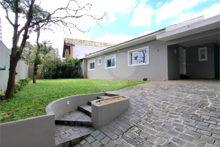 Casa Térrea à venda com 3 suítes em Interlagos, São Paulo, SP