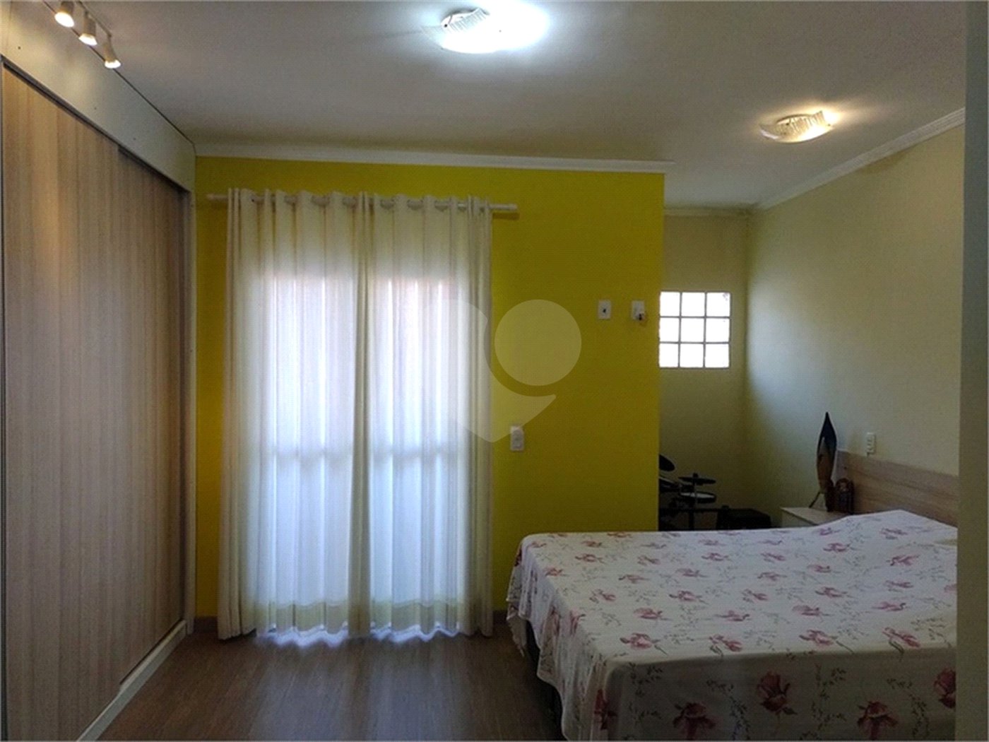 Sobrado à venda com 3 quartos, sendo 1 suíte, em Vila Laís, São Paulo, SP