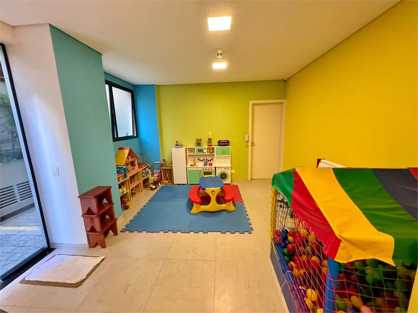 Apartamento à venda com 4 quartos, sendo 2 suítes, em Pinheiros, São Paulo, SP
