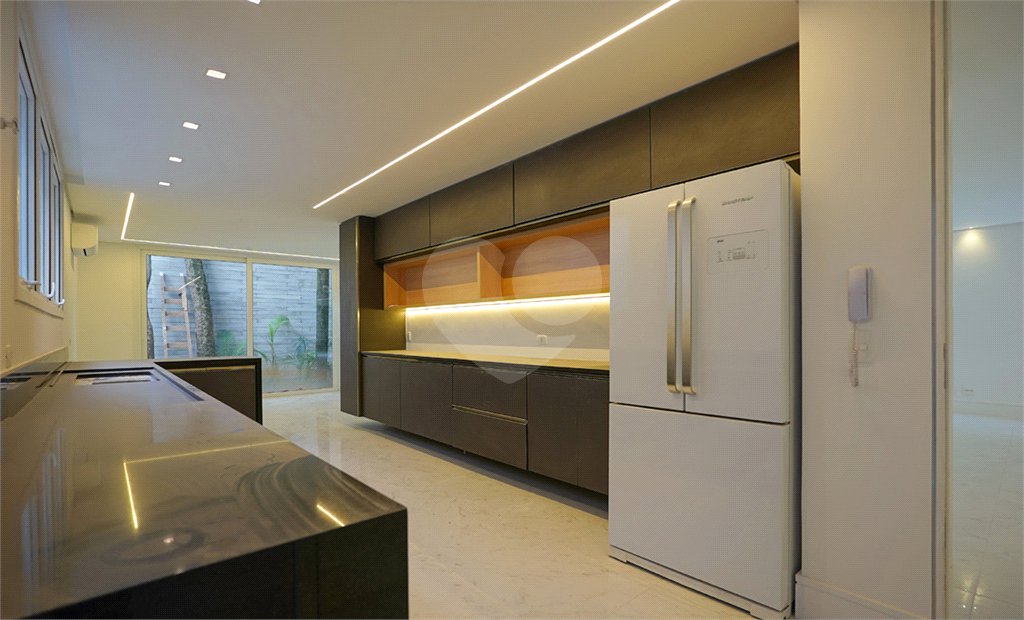 Casa para alugar com 4 suítes no condomínio Hípica Garden, São Paulo - SP