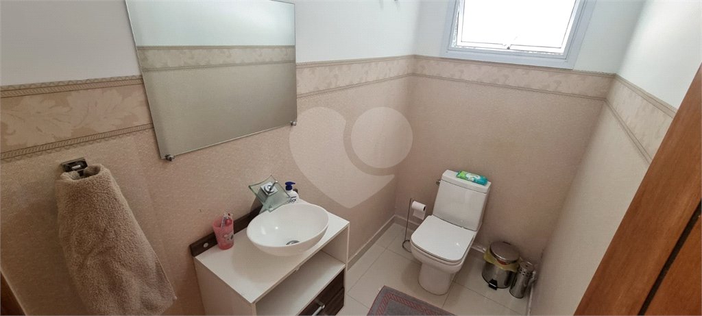 Casa à venda com 4 quartos, sendo 2 suítes,  no condomínio Sausalito, Mairiporã - SP