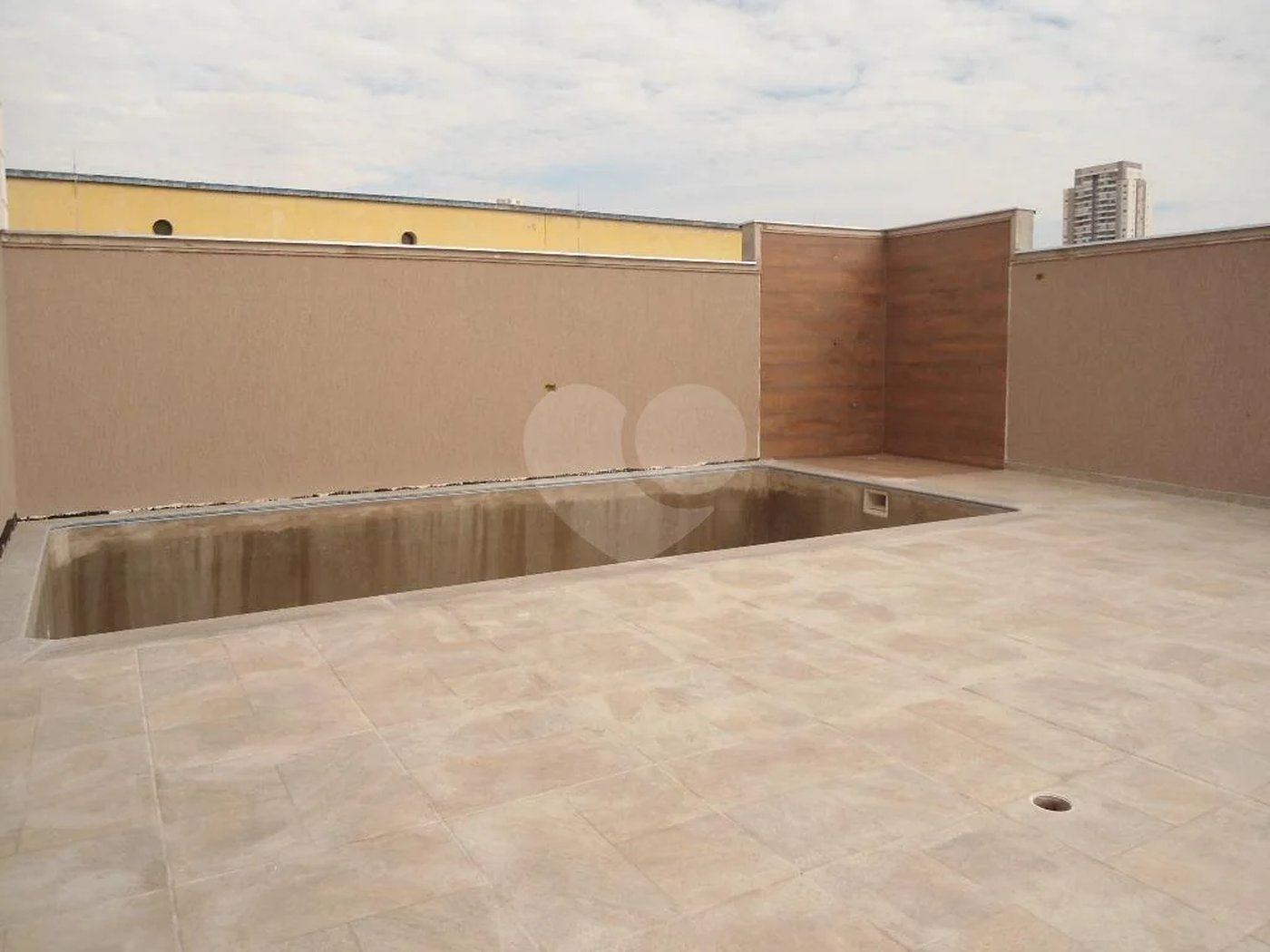 Casa à venda com 2 suítes no condomínio Ilha da Madeira, São Paulo - SP