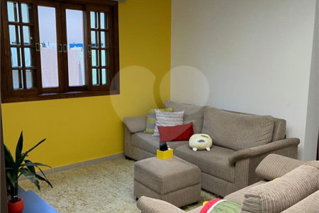 Casa Térrea à venda com 5 quartos, sendo 1 suíte, em Vila Santana, Mogi das Cruzes, SP