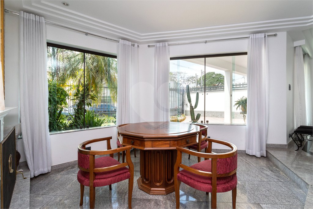 Casa à venda com 4 quartos, sendo 3 suítes, em Vila Mariana, São Paulo, SP
