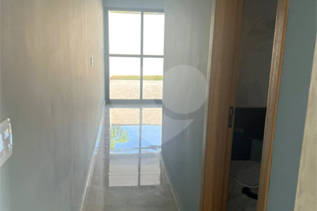Sobrado à venda com 3 quartos, sendo 1 suíte, em Jardim Brasil, São Roque, SP