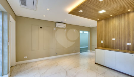 Casa à venda ou para alugar com 12 quartos, sendo 2 suítes,  em Alto da Boa Vista, São Paulo, SP