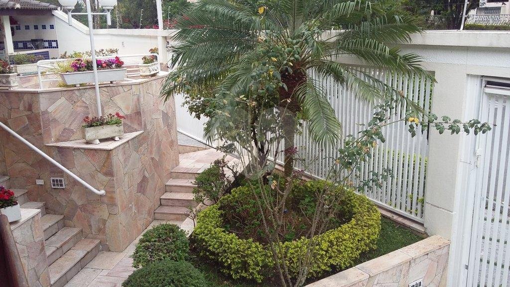 CASA TÉRREA A VENDA NO TREMEMBÉ - 4 SUÍTES E 10 VAGAS DE GARAGEM