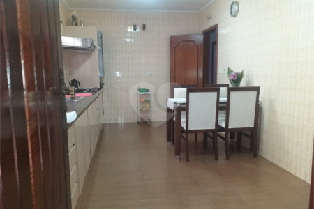 Casa à venda com 3 quartos, sendo 1 suíte, em Santo Amaro, São Paulo, SP