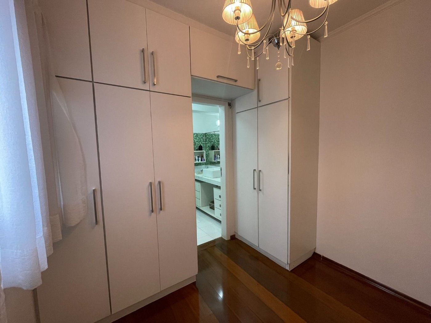 Apartamento 3 dormitórios com 2 suítes, 2 vagas demarcadas, no Embaré, Santos