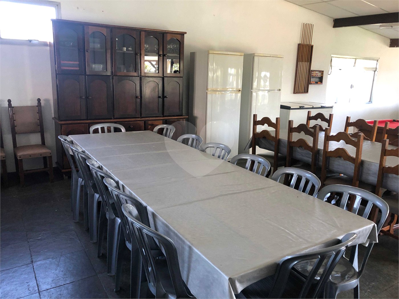 Chácara à venda com 9 quartos, sendo 6 suítes,  em Araçoiaba da Serra, SP