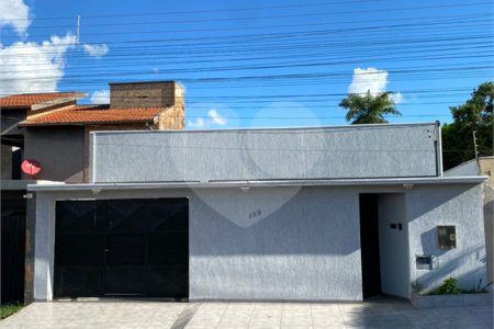 Casa à venda com 3 quartos, sendo 2 suítes, em Residencial Ponta Porã I, Ponta Porã, MS