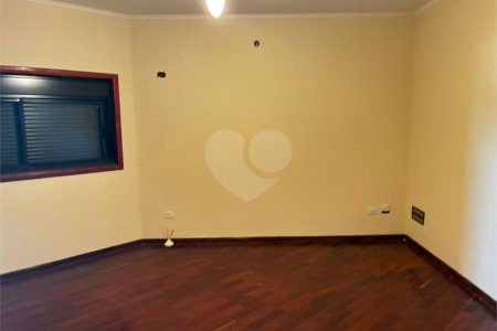 Sobrado para alugar com 4 quartos, sendo 2 suítes,  no Centro, Três Lagoas, MS