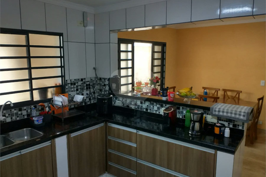 Sobrado à venda com 3 quartos, sendo 1 suíte, em Tremembé, São Paulo, SP