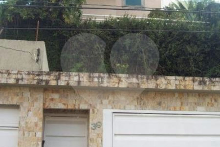 Sobrado à venda com 5 quartos, sendo 2 suítes, em Jardim São Bento, São Paulo, SP
